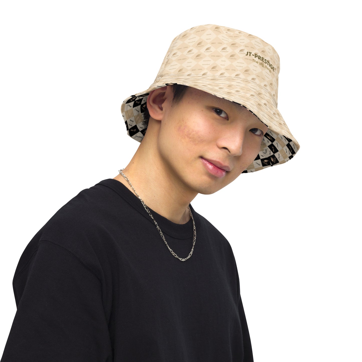 Reversible bucket hat